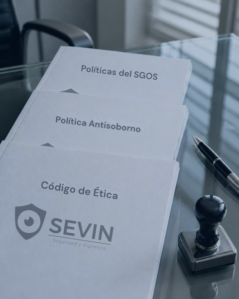 Pagina Web - Compromiso de la Dirección (filtro azul)